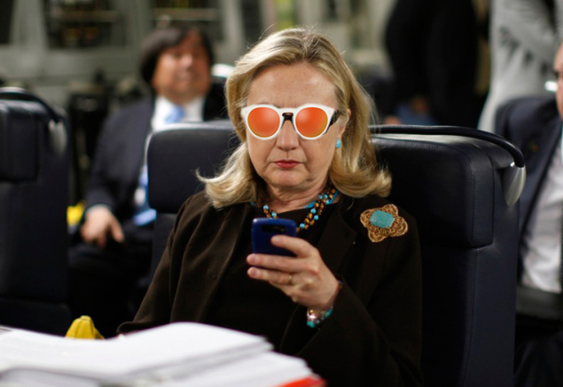 Hilarytextglasses occhali a specchio telefonare insistere - non si dice piacere- bon ton buone maniere galateo