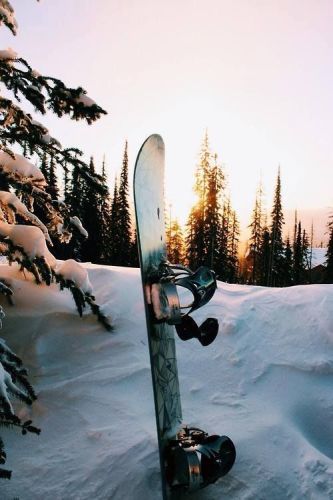 voglia-di-neve-snowboard-sci-aria-frizzante-nevicate profumo giacca tavola